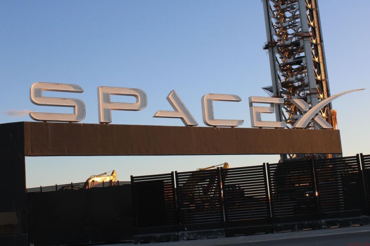 SpaceX十五日跻身纳斯达克100，华尔街被迫买入